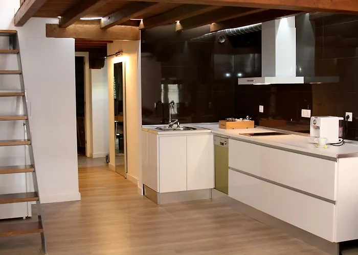 Pintores Turisticos Apartman Caces